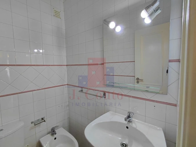 Apartamento T3 para Arrendamento em Caldas da Rainha - Santo Onofre e Serra do Bouro Foto 12