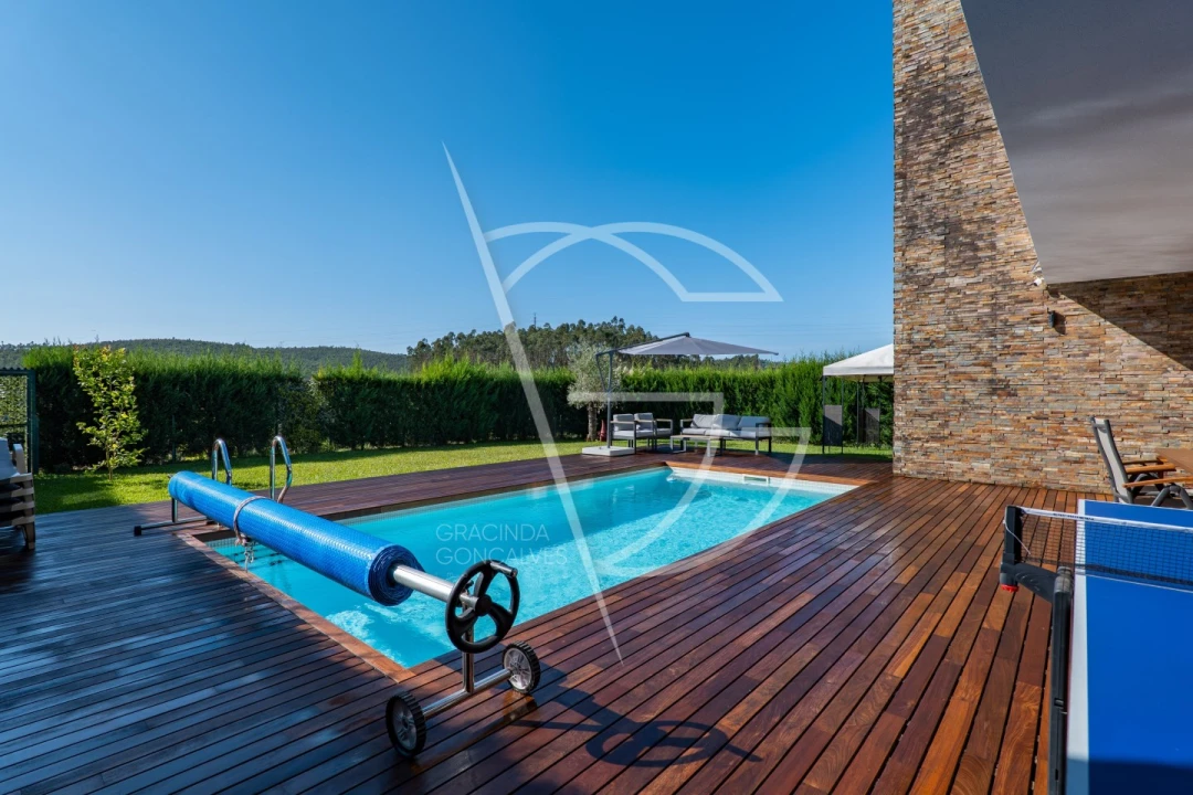 Moradia T4 para Venda em Água Longa Foto 36