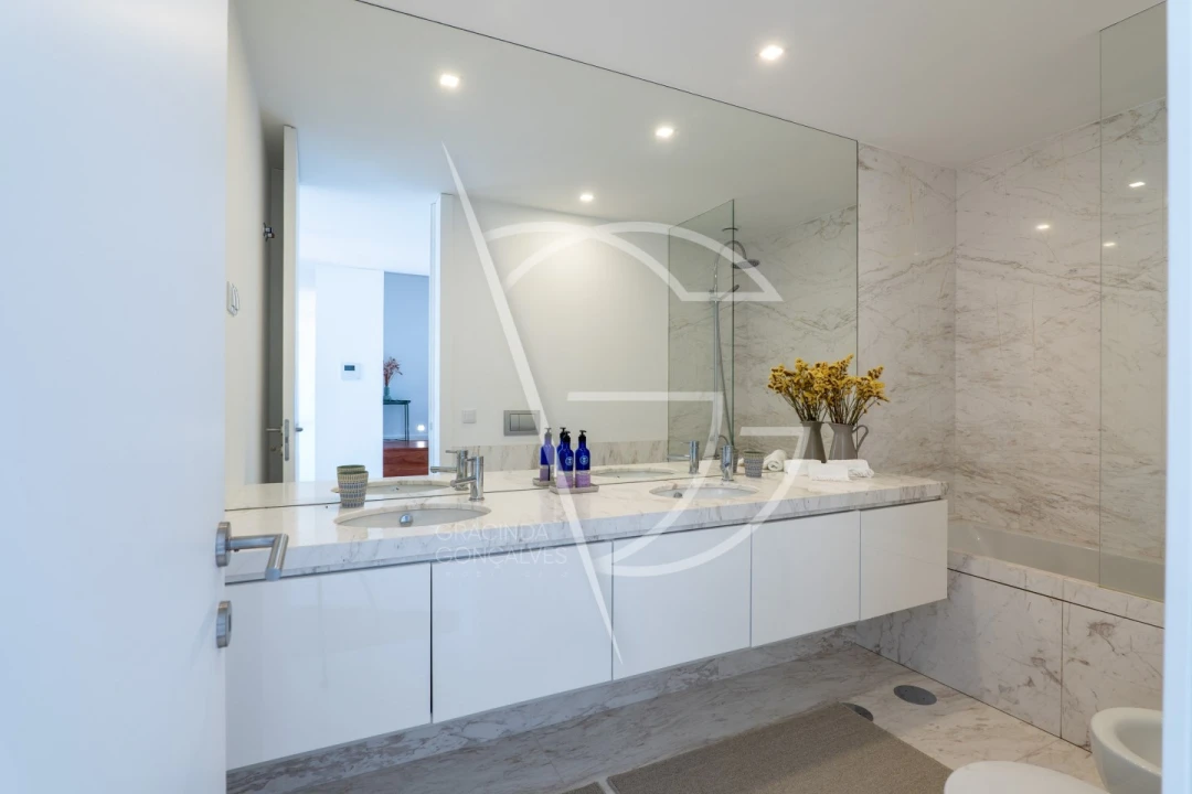 Moradia T4 para Venda em Água Longa Foto 23