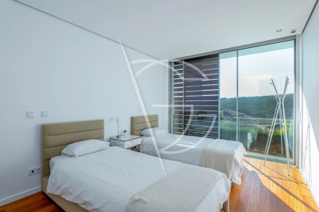 Moradia T4 para Venda em Água Longa Foto 22