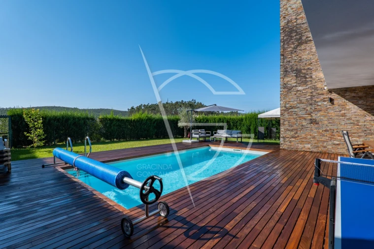 Moradia T4 para Venda em Água Longa Foto 36