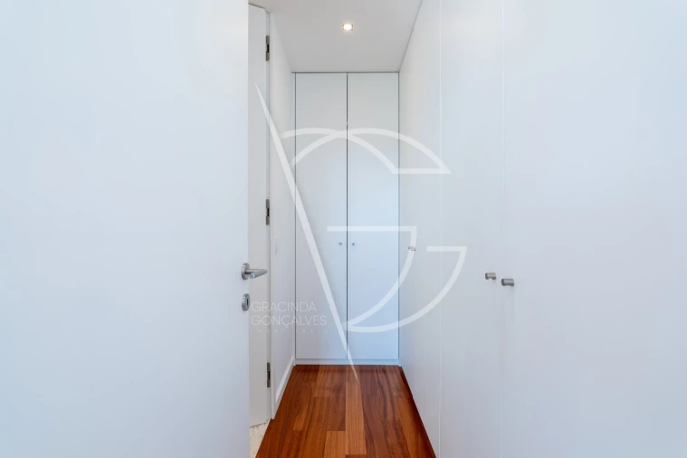 Moradia T4 para Venda em Água Longa Foto 26