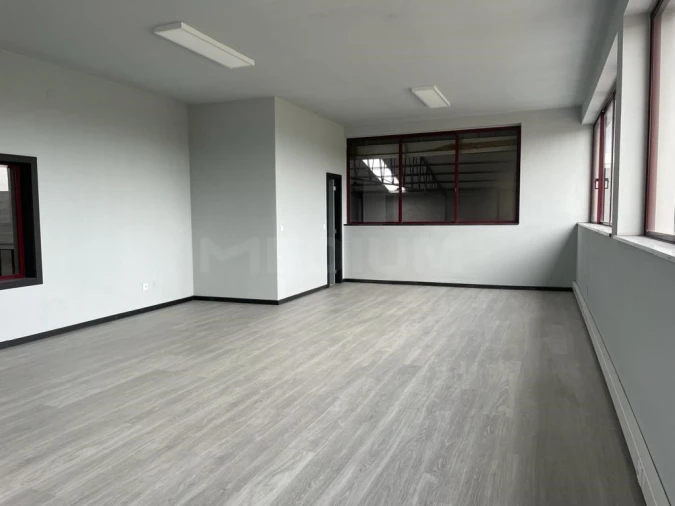 Armazém para Arrendamento em Esmeriz e Cabeçudos Foto 7