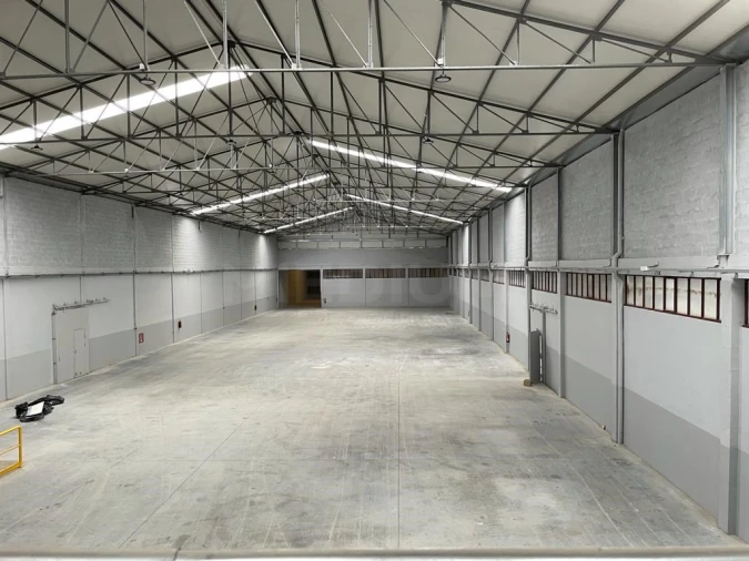 Armazém para Arrendamento em Esmeriz e Cabeçudos Foto 3