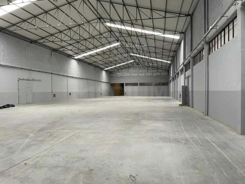 Armazém para Arrendamento em Esmeriz e Cabeçudos Foto 1