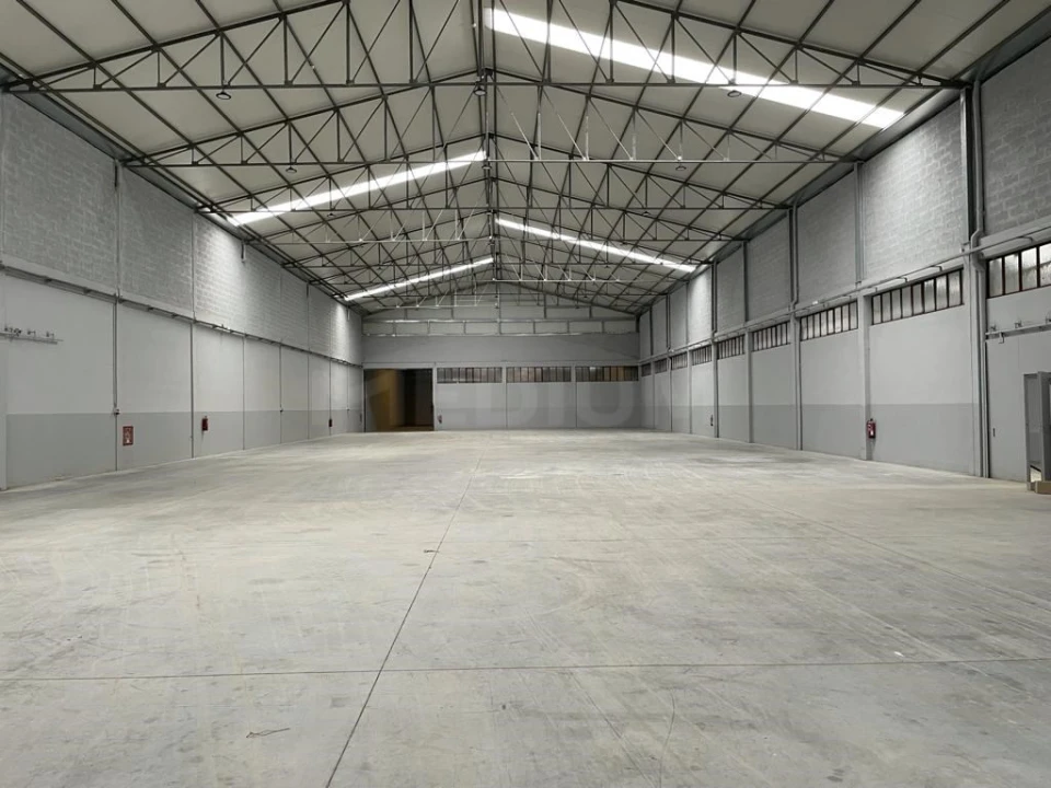 Armazém para Arrendamento em Esmeriz e Cabeçudos Foto 3