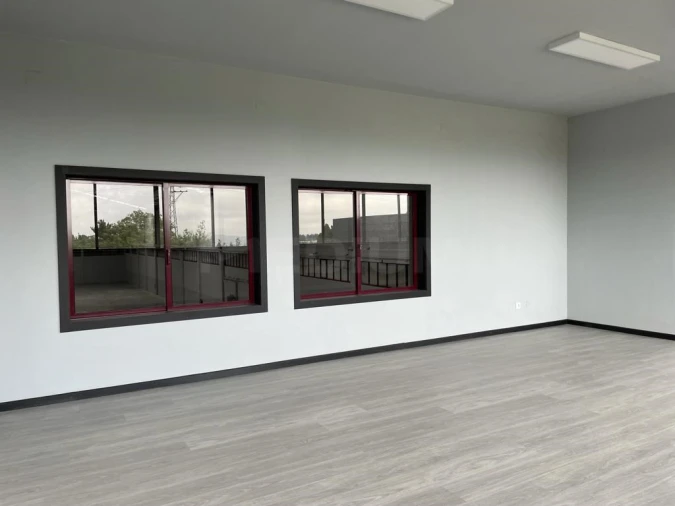 Armazém para Arrendamento em Esmeriz e Cabeçudos Foto 12