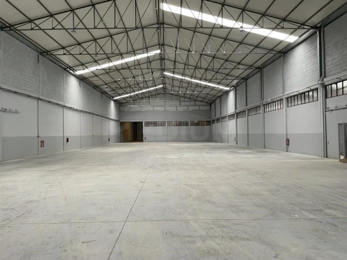 Armazém para Arrendamento em Esmeriz e Cabeçudos Foto 3