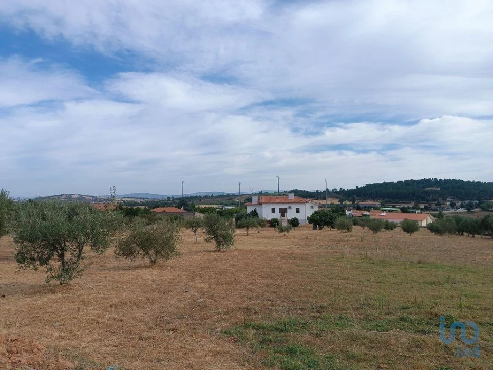 Moradia T4 para Venda em Vimioso Foto 9