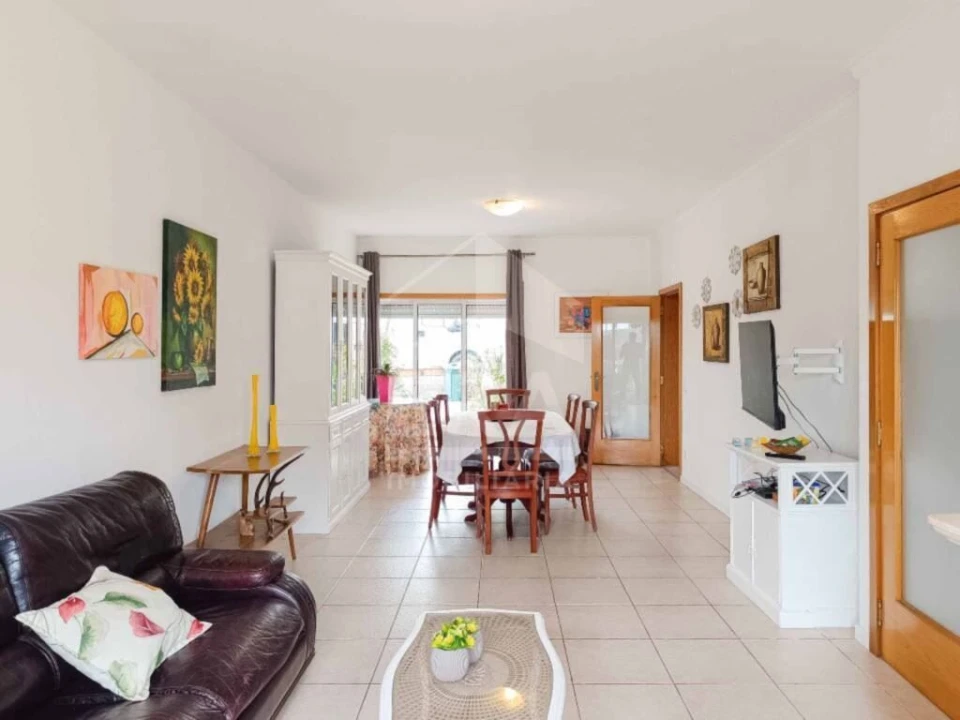 Moradia T3 para Venda em Alquerubim Foto 9