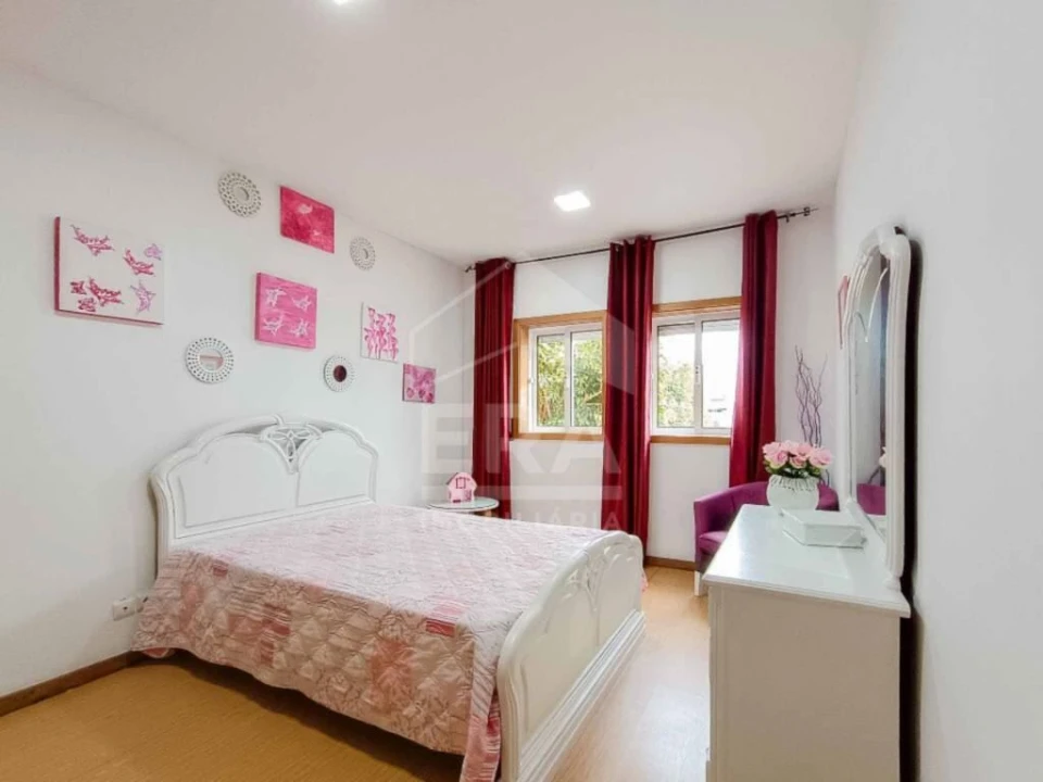 Moradia T3 para Venda em Alquerubim Foto 12