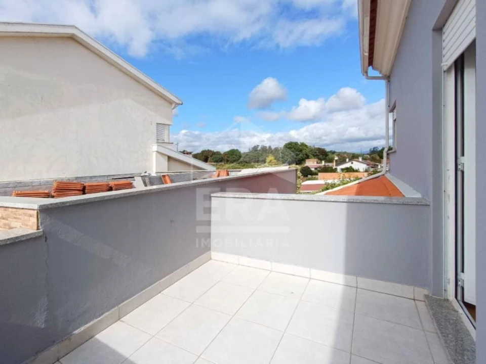 Moradia T3 para Venda em Alquerubim Foto 20