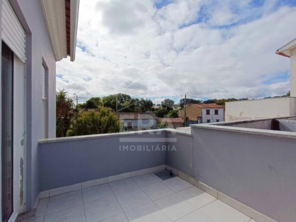 Moradia T3 para Venda em Alquerubim Foto 21