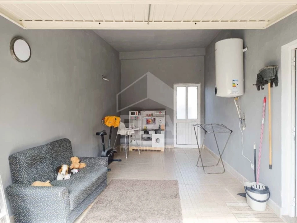 Moradia T3 para Venda em Alquerubim Foto 16