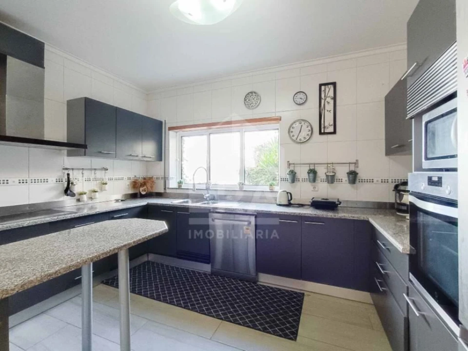 Moradia T3 para Venda em Alquerubim Foto 6