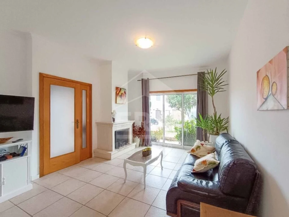 Moradia T3 para Venda em Alquerubim Foto 11