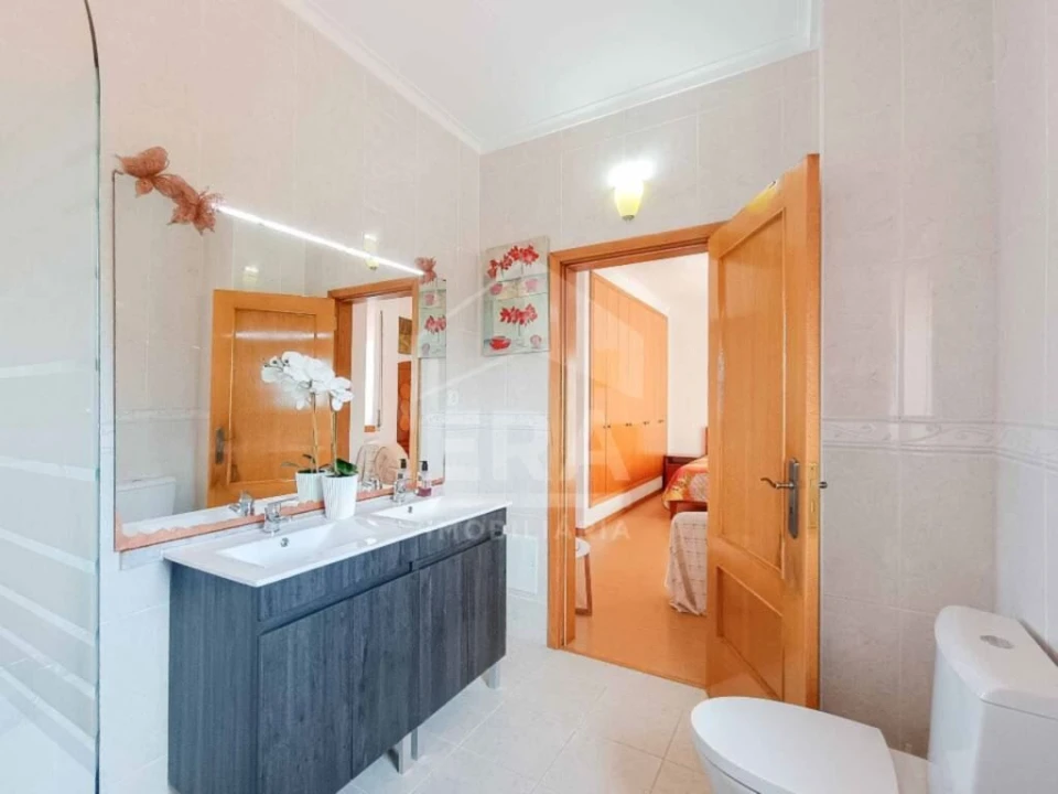 Moradia T3 para Venda em Alquerubim Foto 25