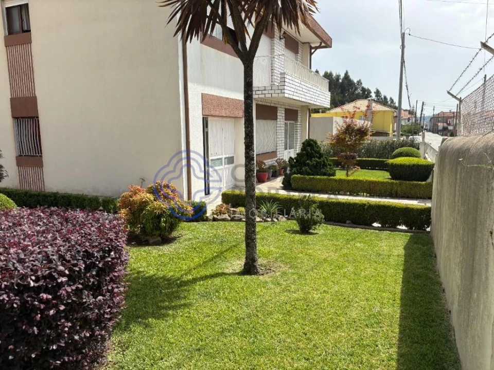 Moradia T4 para Venda em Sanguedo Foto 2