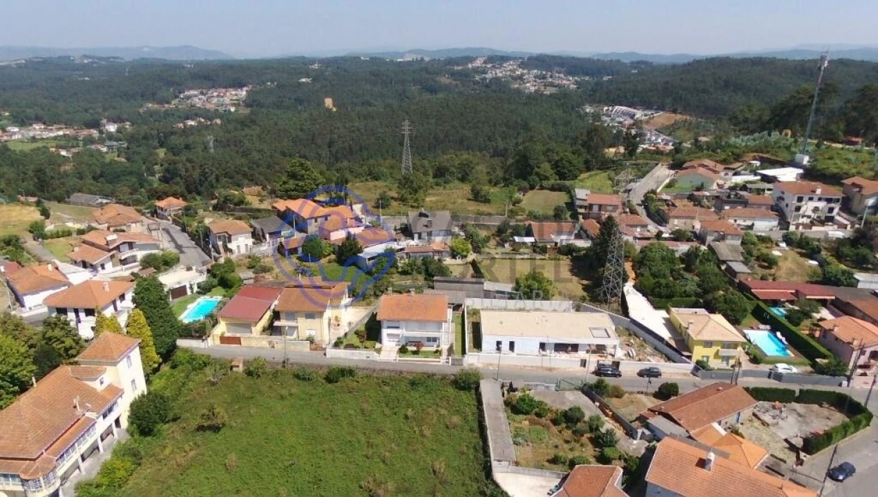 Moradia T4 para Venda em Sanguedo Foto 24