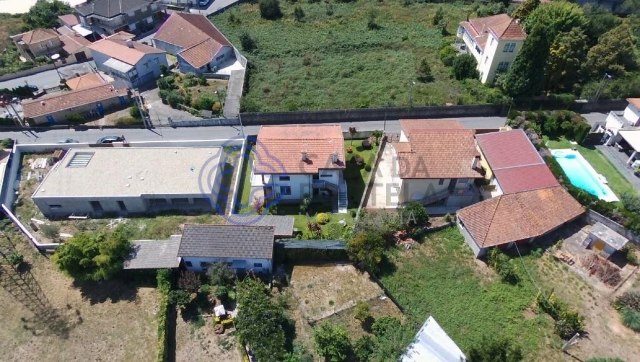 Moradia T4 para Venda em Sanguedo Foto 21