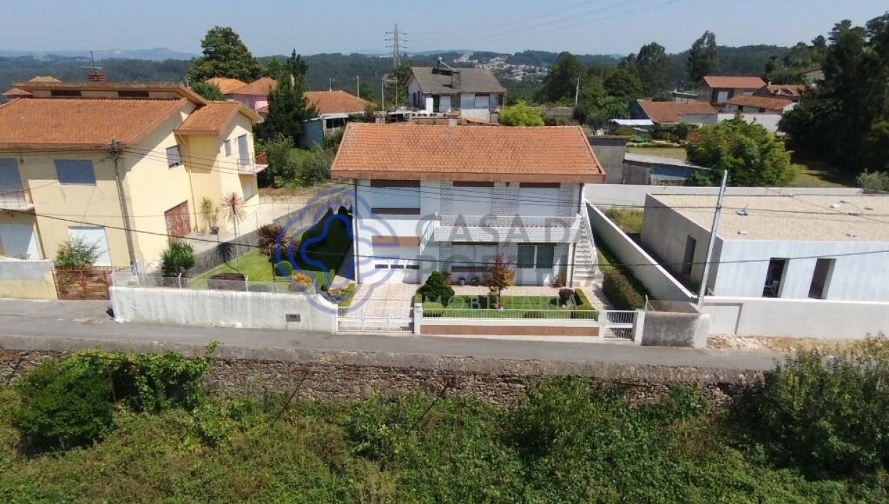 Moradia T4 para Venda em Sanguedo Foto 27