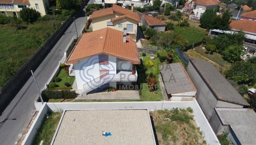 Moradia T4 para Venda em Sanguedo Foto 33