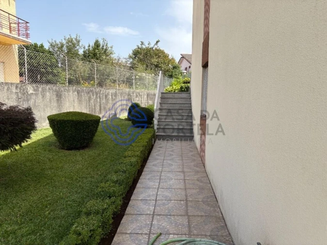 Moradia T4 para Venda em Sanguedo Foto 4