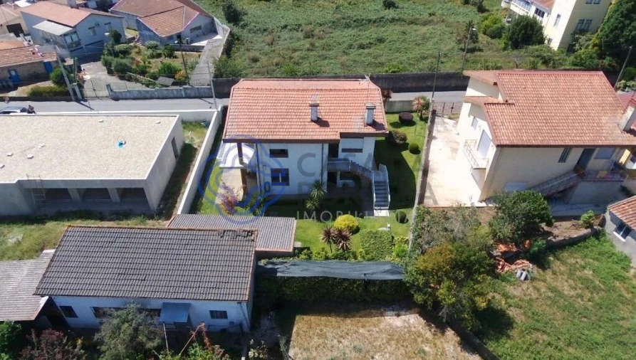 Moradia T4 para Venda em Sanguedo Foto 17