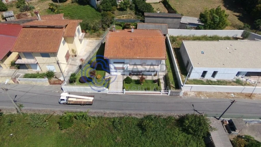 Moradia T4 para Venda em Sanguedo Foto 29