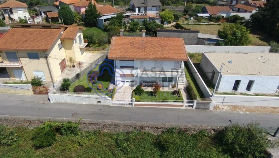 Moradia T4 para Venda em Sanguedo Foto 28