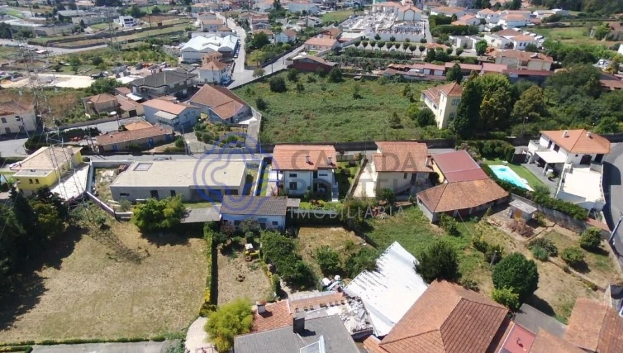 Moradia T4 para Venda em Sanguedo Foto 20