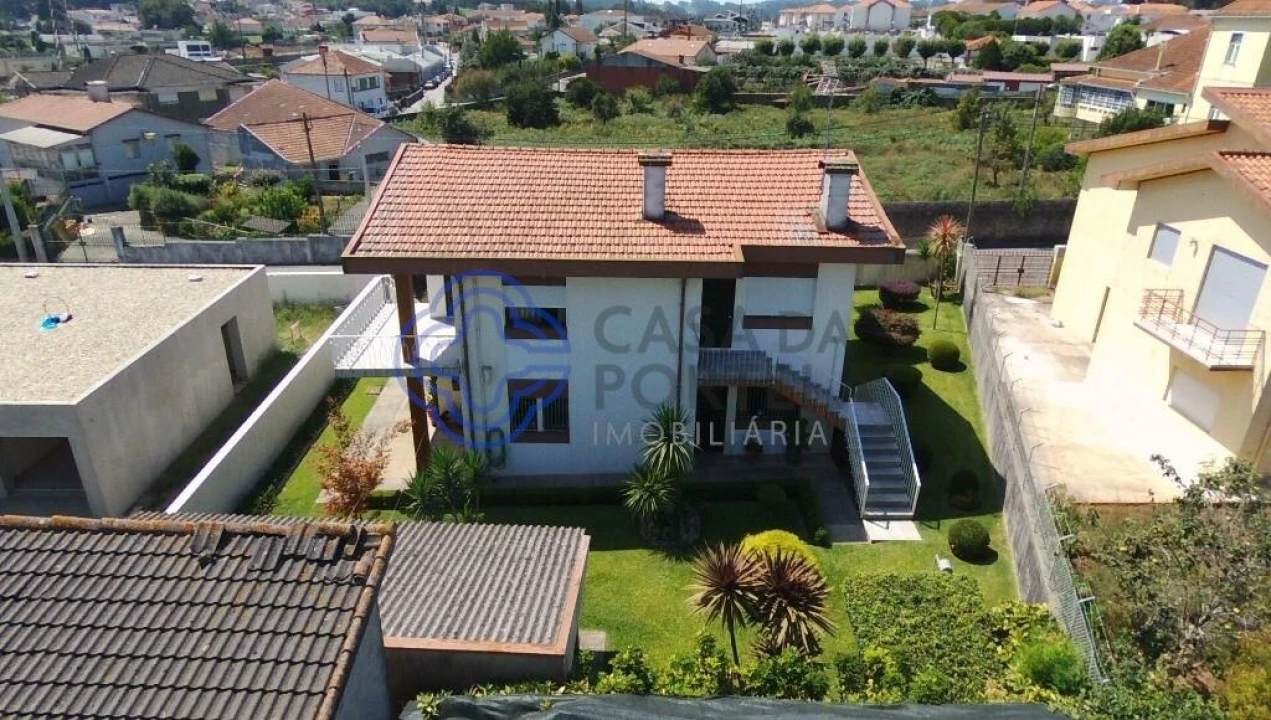 Moradia T4 para Venda em Sanguedo Foto 16