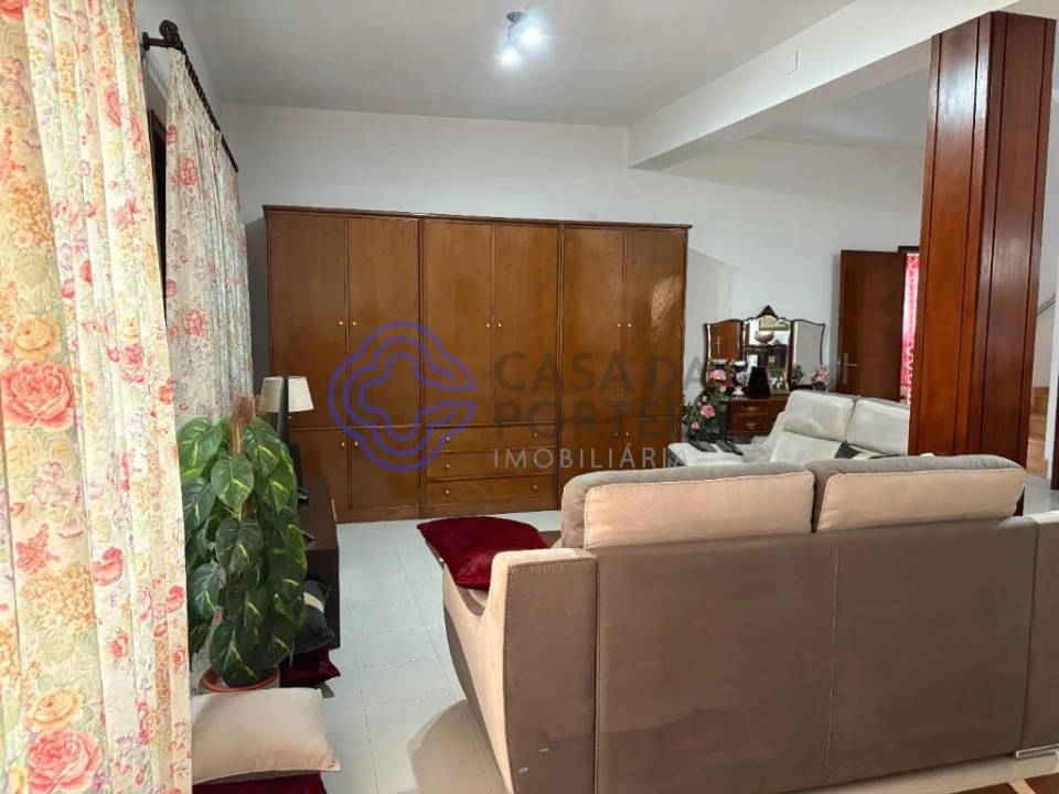 Moradia T4 para Venda em Sanguedo Foto 12