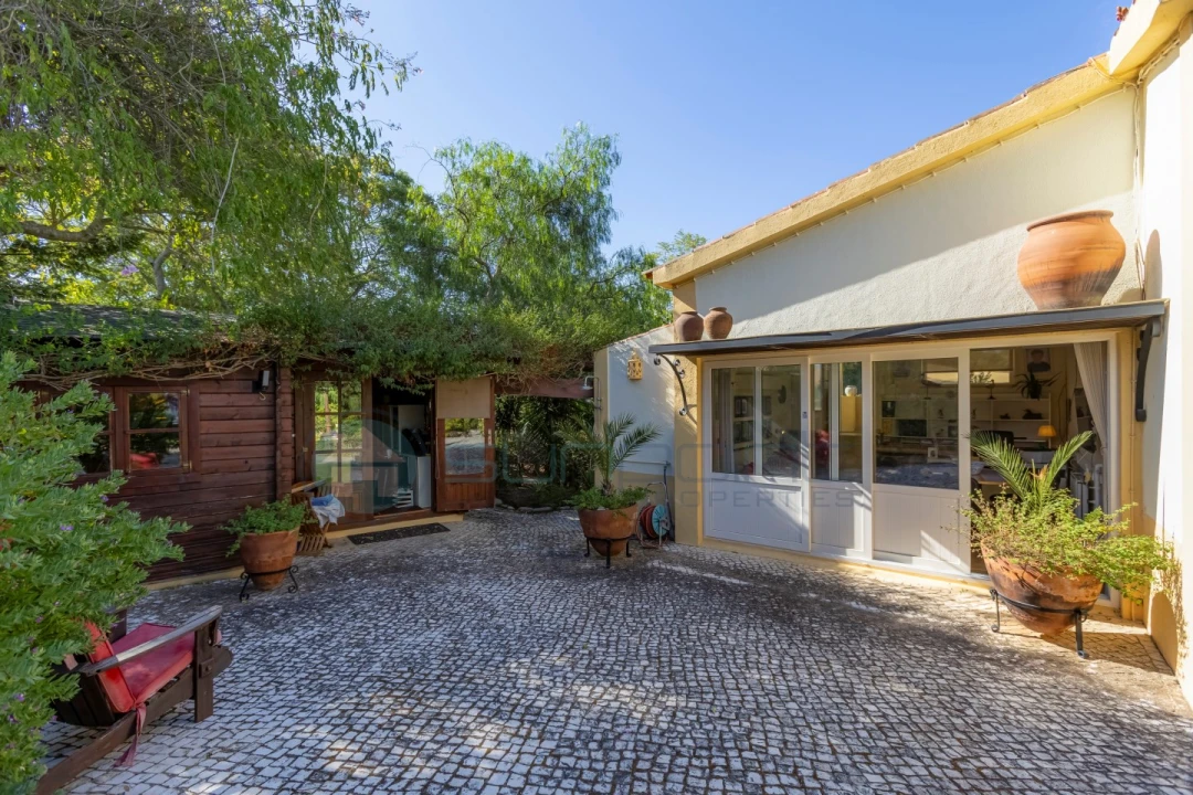 Moradia T4 para Venda em Bensafrim e Barão de São João Foto 24