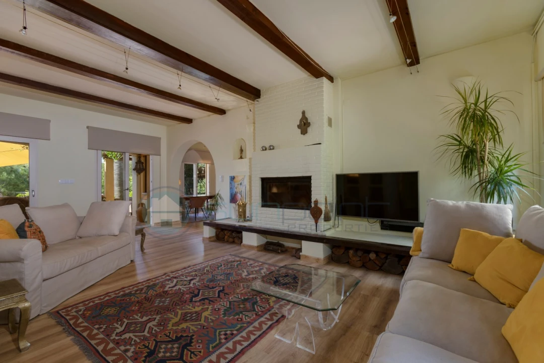 Moradia T4 para Venda em Bensafrim e Barão de São João Foto 4