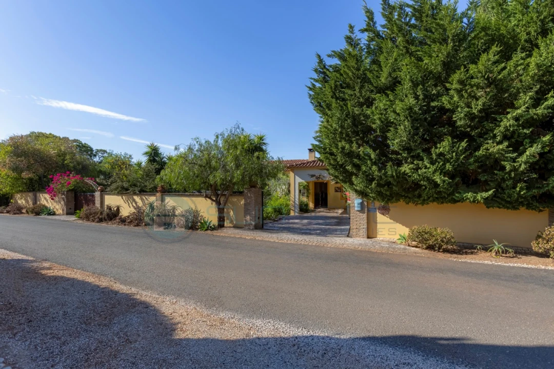 Moradia T4 para Venda em Bensafrim e Barão de São João Foto 40