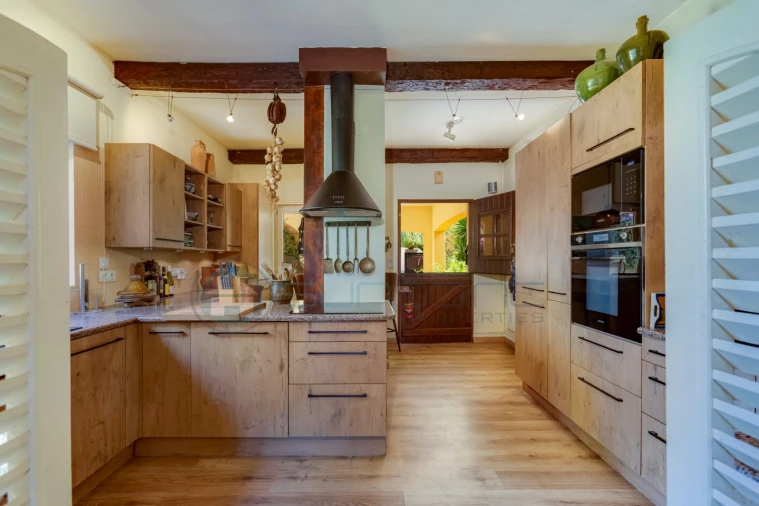 Moradia T4 para Venda em Bensafrim e Barão de São João Foto 5