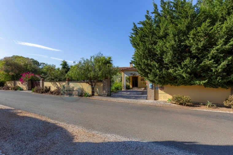 Moradia T4 para Venda em Bensafrim e Barão de São João Foto 40