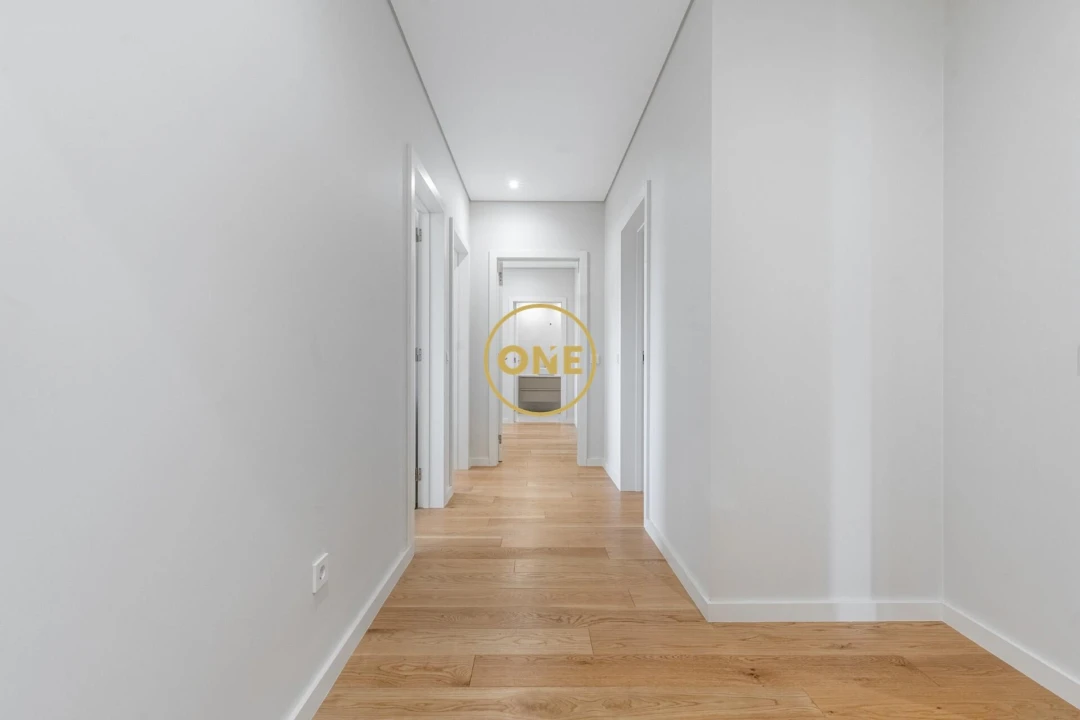 Apartamento T4 para Venda em Antas e Abade de Vermoim Foto 23