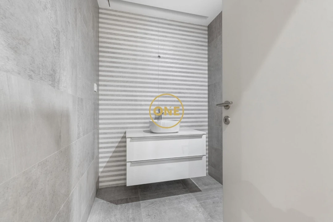 Apartamento T4 para Venda em Antas e Abade de Vermoim Foto 12