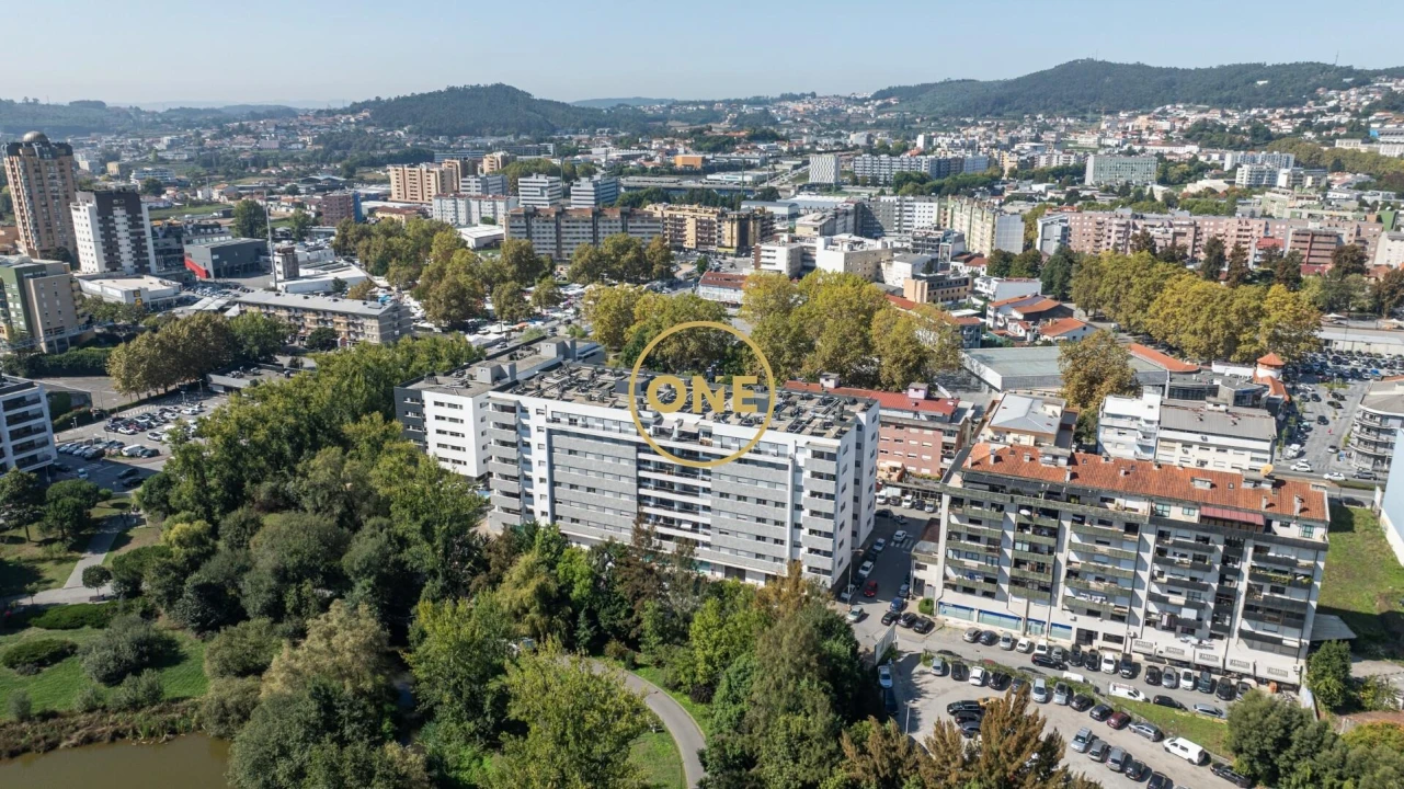 Apartamento T4 para Venda em Antas e Abade de Vermoim Foto 6