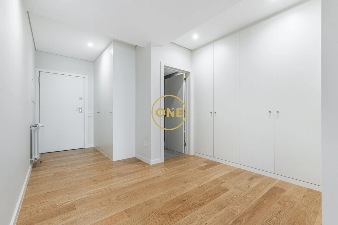 Apartamento T4 para Venda em Antas e Abade de Vermoim Foto 11