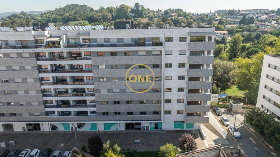 Apartamento T4 para Venda em Antas e Abade de Vermoim Foto 4