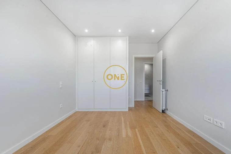 Apartamento T4 para Venda em Antas e Abade de Vermoim Foto 32