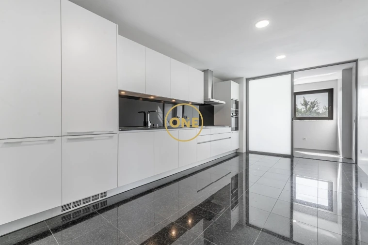 Apartamento T4 para Venda em Antas e Abade de Vermoim Foto 15