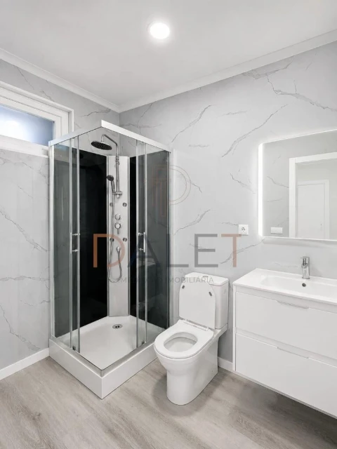 Apartamento T2 para Venda em Oeiras e São Julião da Barra, Paço de Arcos e Caxias