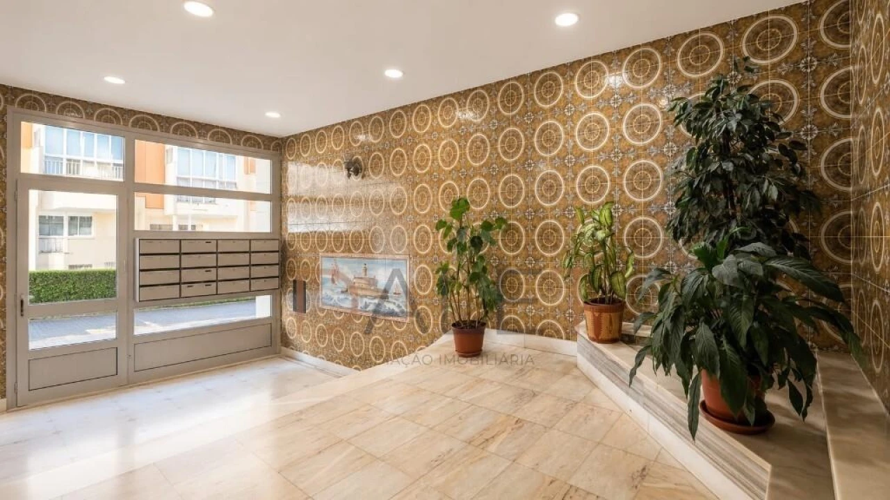Apartamento T2 para Venda em Oeiras e São Julião da Barra, Paço de Arcos e Caxias Foto 1