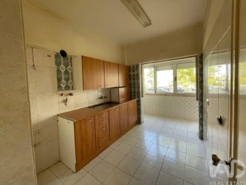 Apartamento T2 para Venda em Oeiras e São Julião da Barra, Paço de Arcos e Caxias