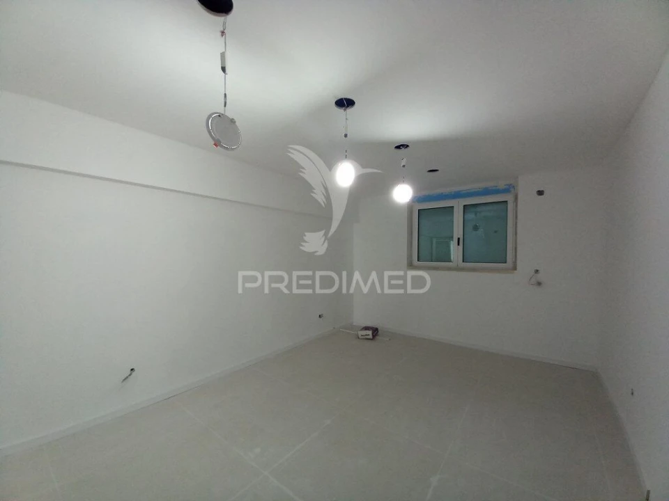 Apartamento T4 para Venda em Póvoa de Santa Iria e Forte da Casa Foto 9