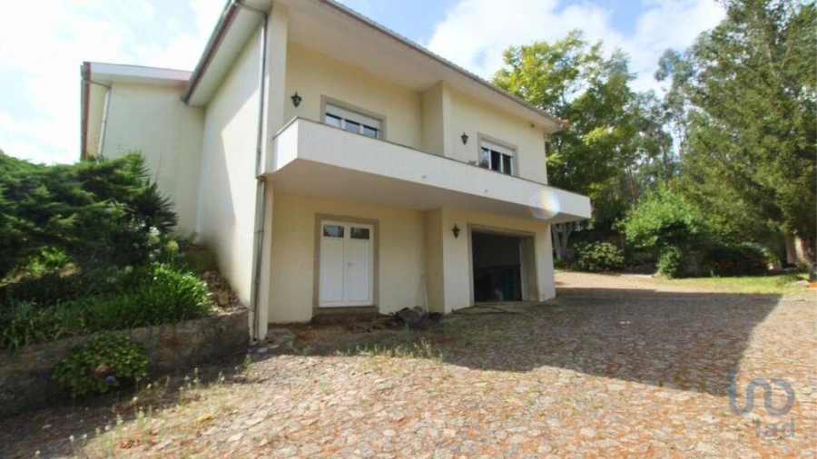 Moradia T3 para Venda em Ossela Foto 4